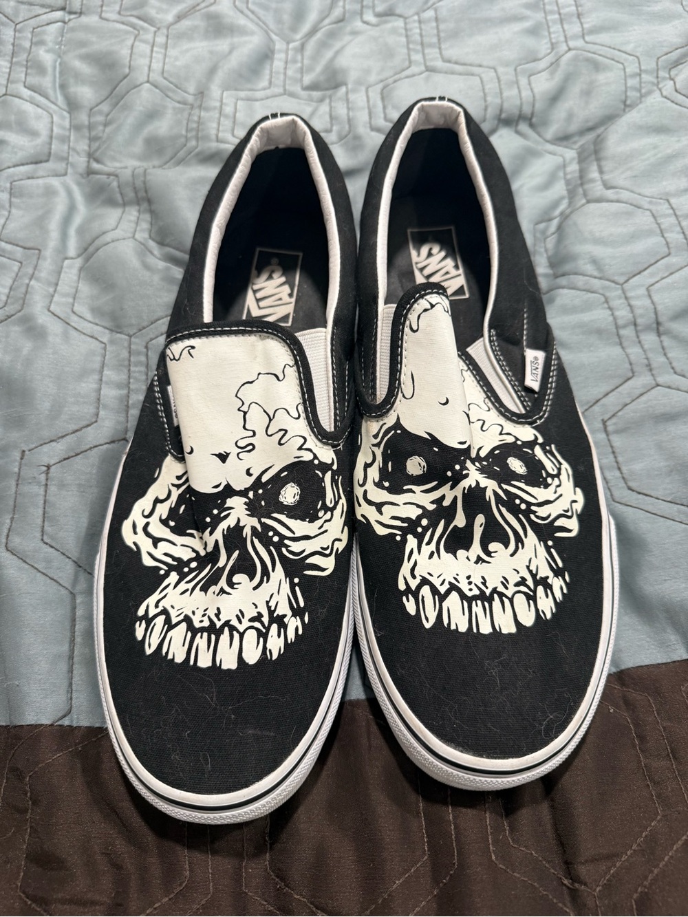 VANS SKULL SHOES MENS SIZE 11.5 CLASSIC SLIP ON Y2K GLOW IN THE DARK SKELETON